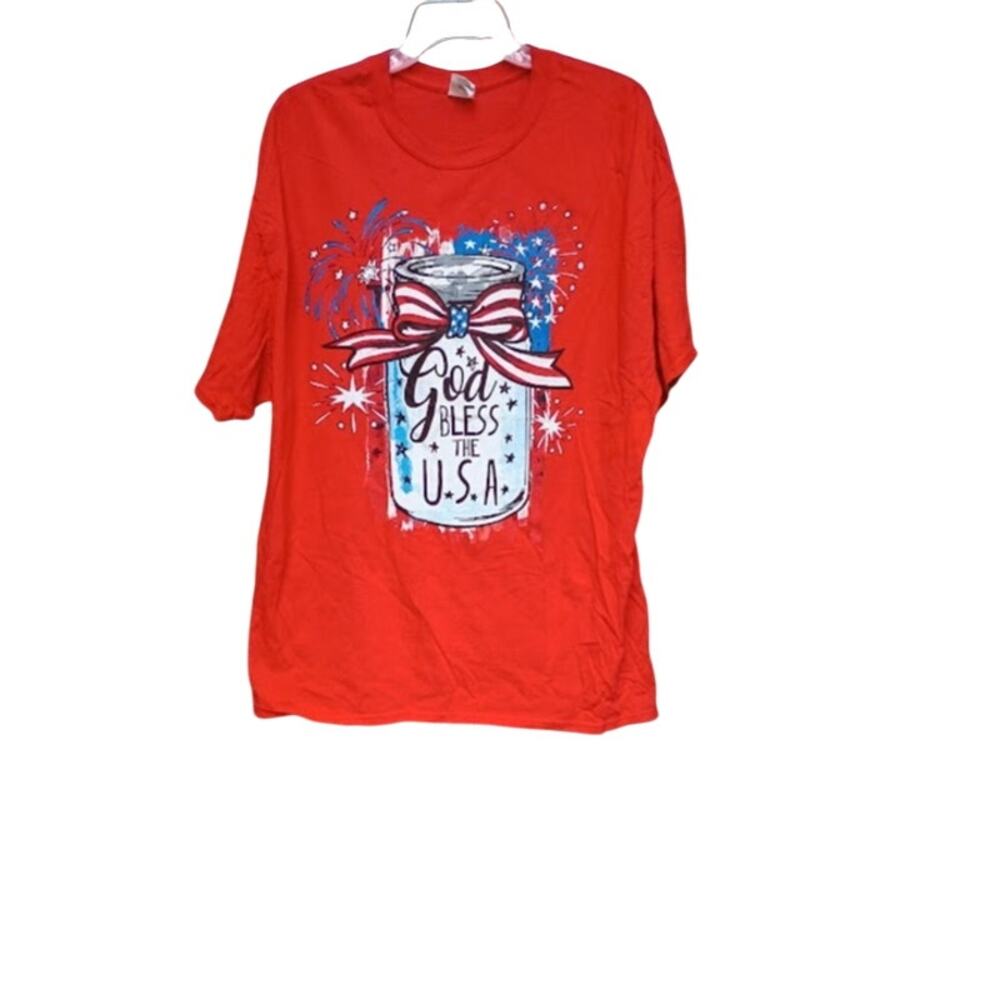 Red T-shirt "God Bless the USA" by Gildan